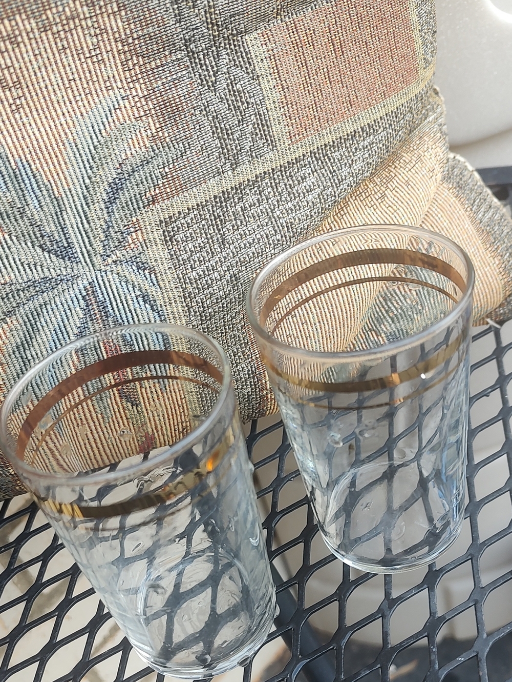 Clear Glasses/Gold Band - Set of 2 - Picture 3 of 6